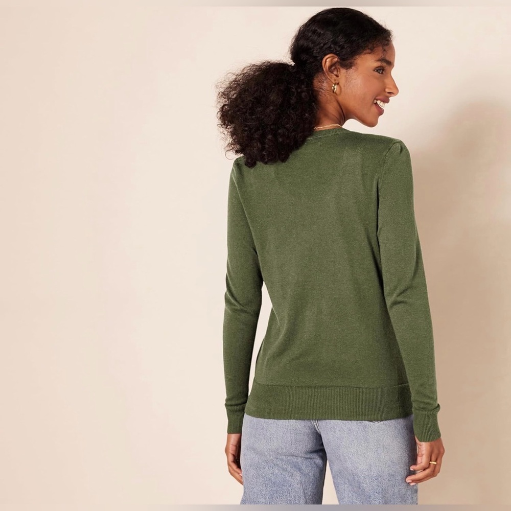 Amazing Essential Olive Button-Up Cardigan - Picture 4 of 7